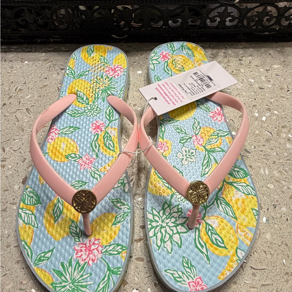 Lilly Pulitzer Floral Flip Flops 7/8 NWT - Picture 3 of 4